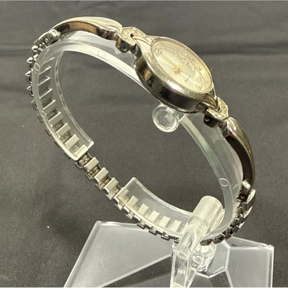 Unbranded Quartz Wristwatch Women Silver Gold Two Tone Oval Rhinestone Accent